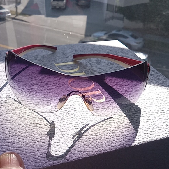 PRADA sunglasses - Picture 10 of 10